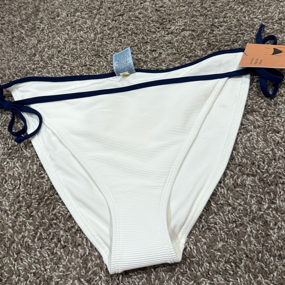 🍦Shade & Shore White Bikini Bottom with Navy Accents
